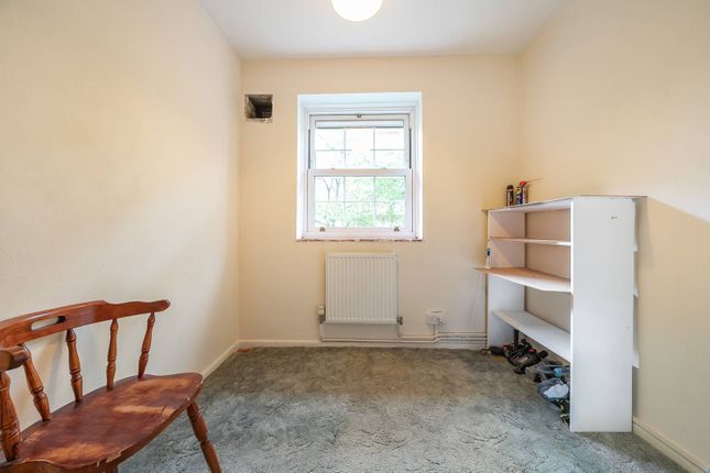Flat for sale in Mandeville House, Clapham, London