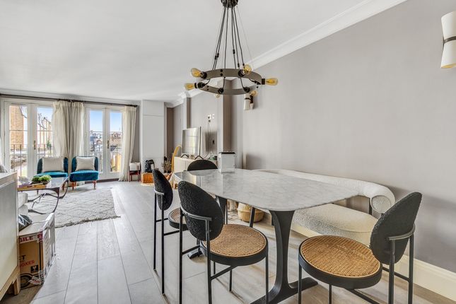 Flat for sale in Beauchamp Place, London