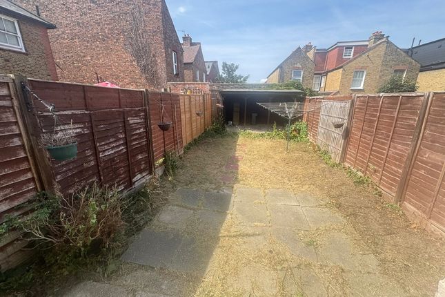 212, Cowick Road, London photo 2