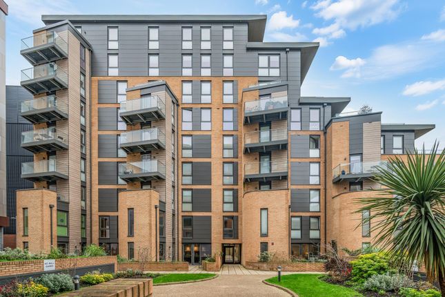 2-bed flat on Apartment 38 Rose Court, Baltic Avenue, Brentford, £425,000