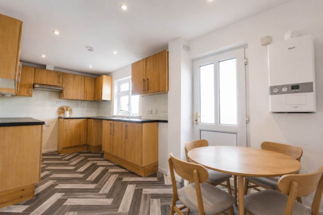 12, Pynes Walk, Bideford photo 2