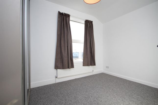 Thumbnail Bungalow to rent in Nightingale Road, London