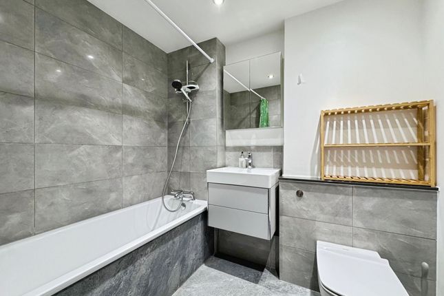 Flat 9, Gemini Court, Edgware photo 4