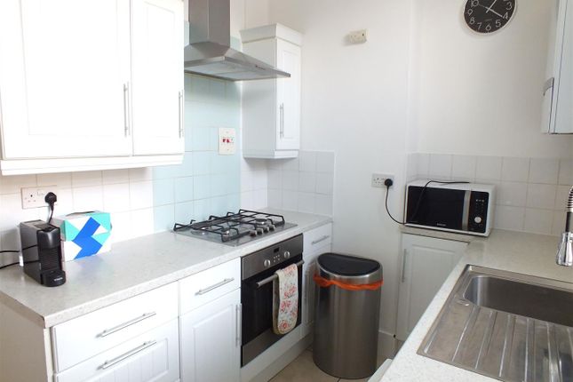 Kitchen 2.Jpg