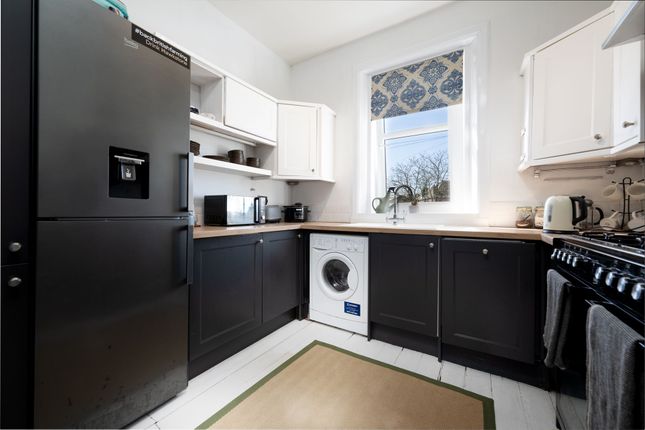 Flat 1/1, Maryfield Ludovic Square, Johnstone photo 3