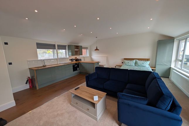 1-bed flat on 111 High Street, Aldeburgh, £1,050/mo