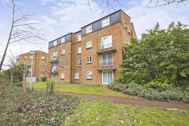 Flat for sale in Garrick Drive, Thamesmead, London