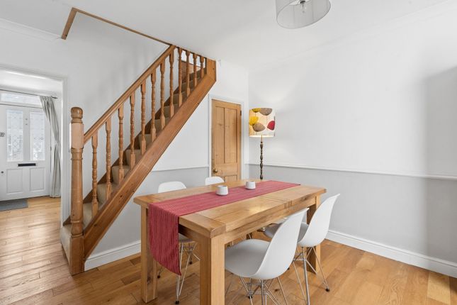 304 Bellingdon Road, Chesham photo 4