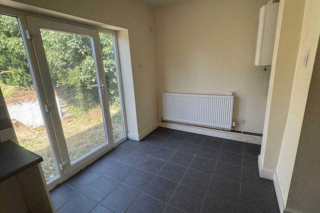 19, Thorneycroft Lane, Wolverhampton photo 5