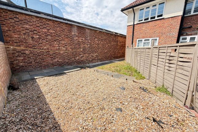 10, Greenview Court, Ashford photo 2