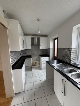 4, Fiddlers Close, Greenhithe photo 4