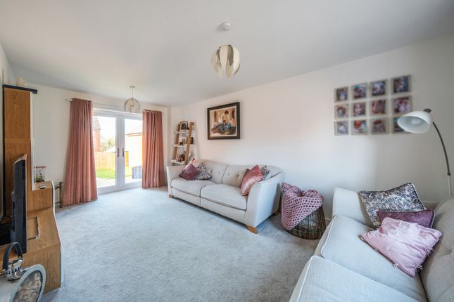 4, Springmead Avenue, Gloucester photo 2