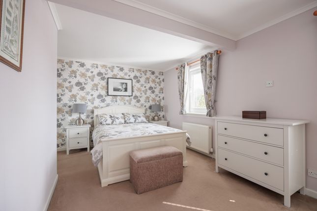 13, Smithfield Crescent, Blairgowrie photo 3