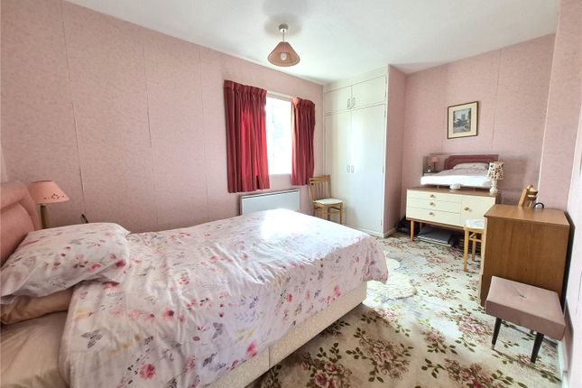 Flat 10, Garland Court,, Meadow Road, Gloucestershire photo 4