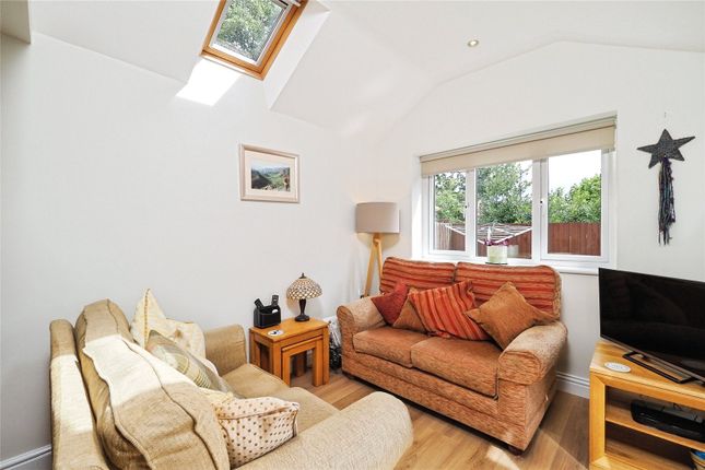 71, Tom Blower Close, Nottingham photo 3