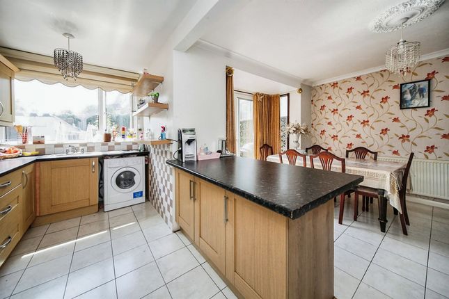 Semi-detached house for sale in Bloomfield Avenue, Luton