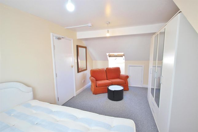 Flat to rent in Ashgrove Road, Ilford