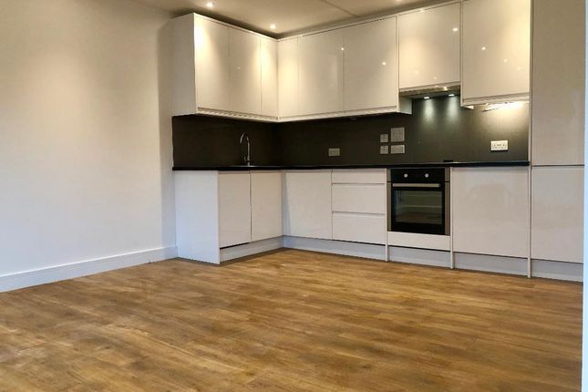 Flat to rent in Wilbury Avenue, Hove