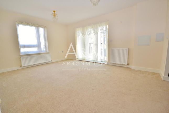 4 Albert House, Reservoir Way, Hainault photo 4