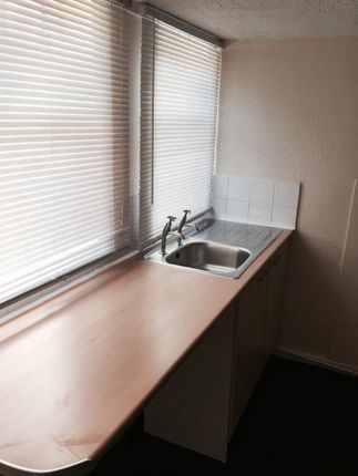 27, Longroyd Grove, Leeds photo 4