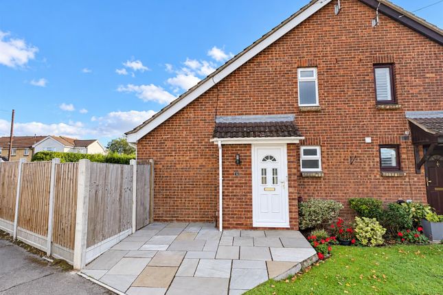 1-bed semi-detached on Bonington Chase, Chelmsford, £225,000