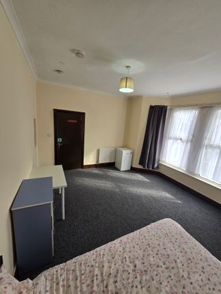 Shared accommodation to rent in Reigate Road, Ilford