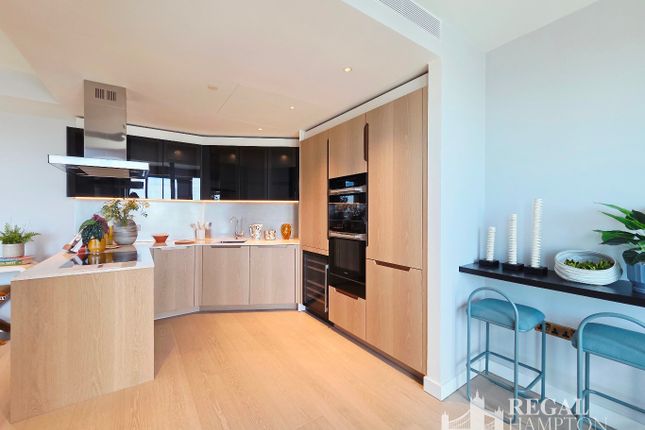 2808, City Tower, 1 Nine Elms Lane, London photo 3