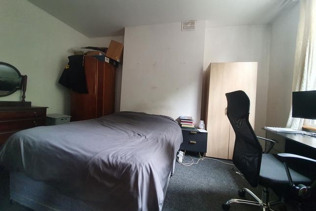 25, Ennis Road, London photo 4