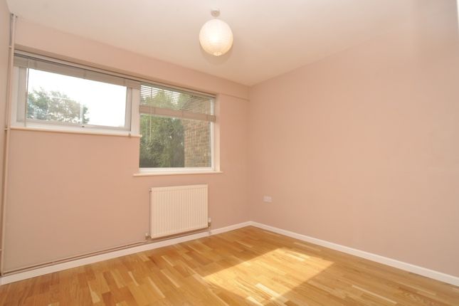 Maisonette to rent in Green Lane Court, Hitchin