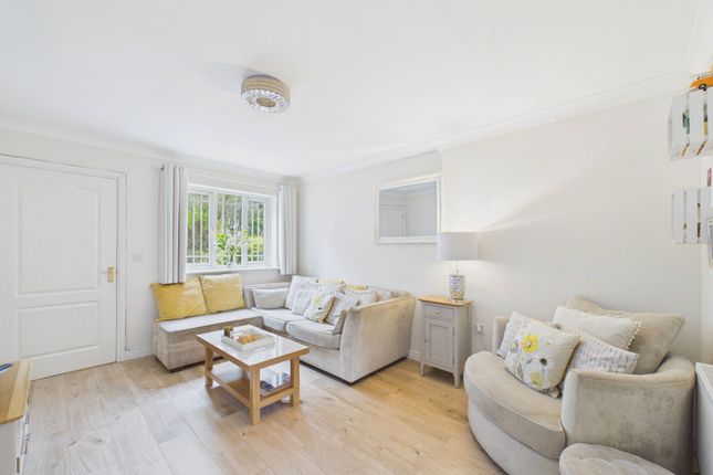 5 Herbert Thomas Way, Swansea photo 2