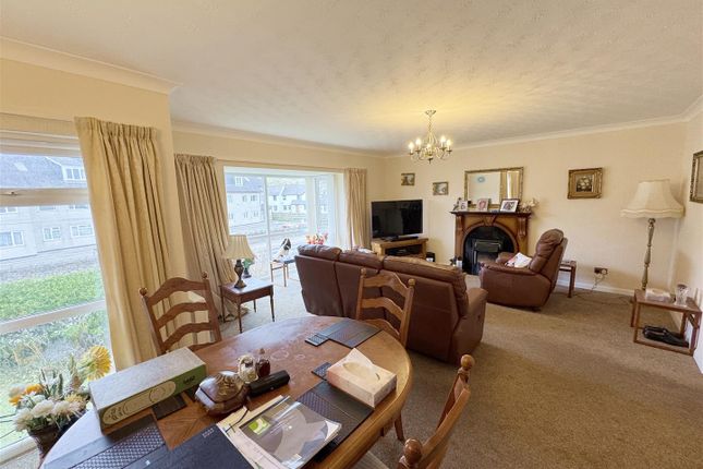 11, Josephs Court, Perranporth photo 3
