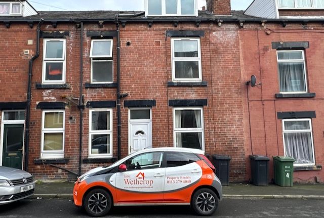 Thumbnail Terraced house to rent in Cobden Terrace, Leeds