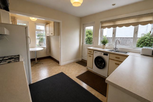 16, York Crescent, Hampshire photo 3