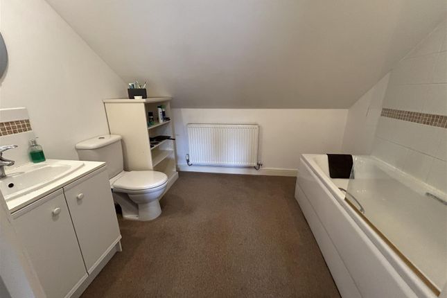 Flat 5, Parish Court, Areley Common, Stourport-On-Severn photo 5