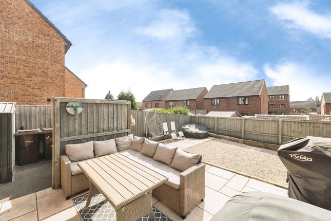 17, Sandygate Lane, Pontefract photo 4