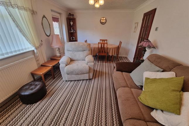 2, Amethyst Close, Great Yarmouth photo 2