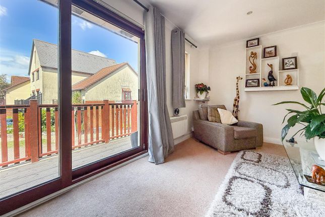 29, Coverack Way, Portsmouth photo 4
