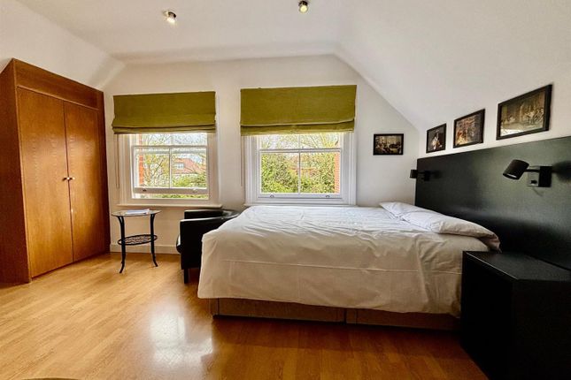 *27 350, Finchley Road, London photo 3