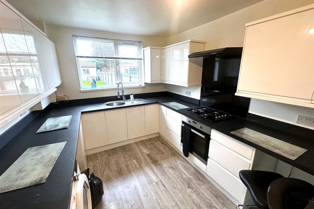 Room to rent in Blyth Road, Hayes