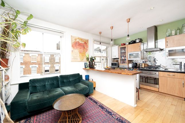 Thumbnail Flat for sale in Davenant Road, Archway, London