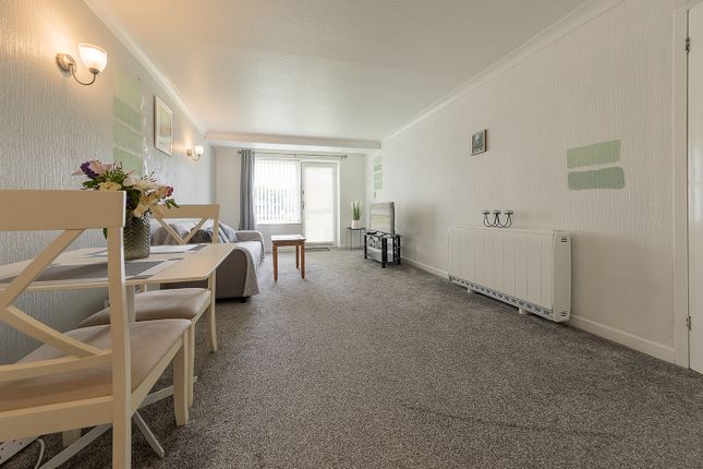 Flat 13, Homenene House, Bushfield, Peterborough photo 3