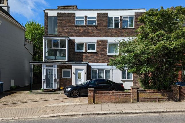 Flat to rent in Stanmore Hill, Stanmore