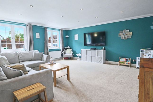 22 Repton Gardens, Southampton photo 2