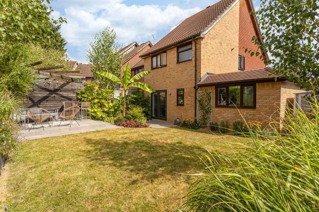 1, Guinevere Road, Crawley photo 4