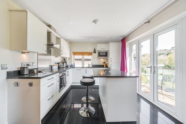 Flat 6, Avior, 10, Longworth Drive, Maidenhead photo 2