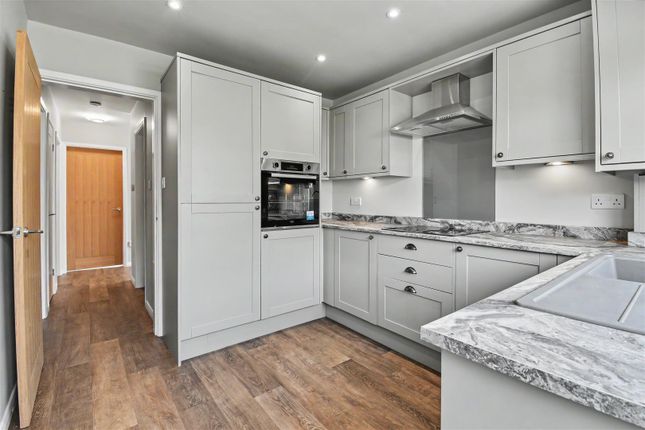 4, Meadowbank, Grimsby photo 4