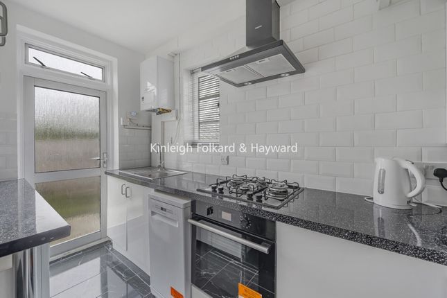 11, Gorringe Park Avenue, Mitcham photo 3