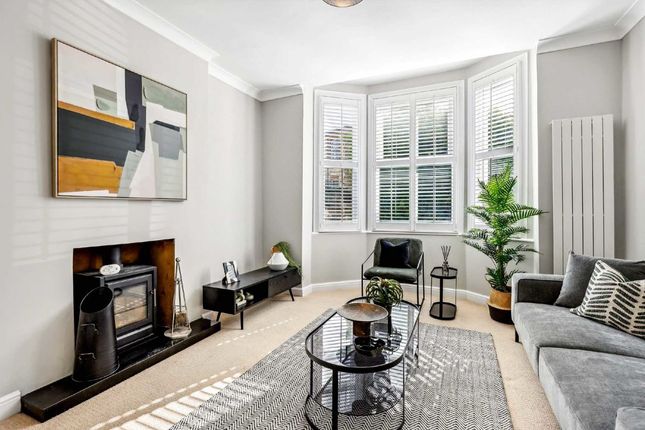 Thumbnail Flat for sale in Byrne Road, London