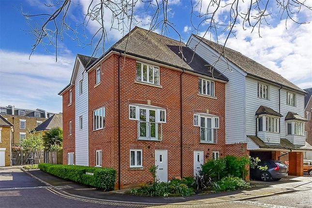 Town house for sale in Stonebridge Road, Canterbury, Kent