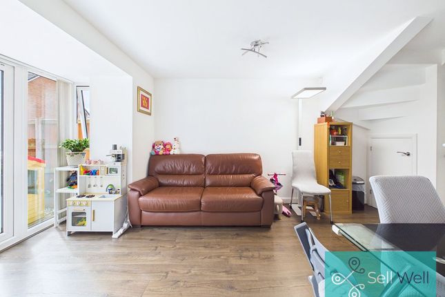 32, Whitewood Road, Manchester photo 3